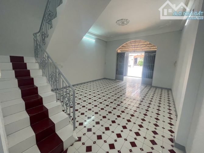BÁN NHÀ MĂT TIỀN TRẦN PHÚ (93M2) SỔ HỒNG HOÀN CÔNG GIÁ CHỈ 9.5 TỶ (1 TRỆT 1 LẦU) GẦN BIỂN - 3