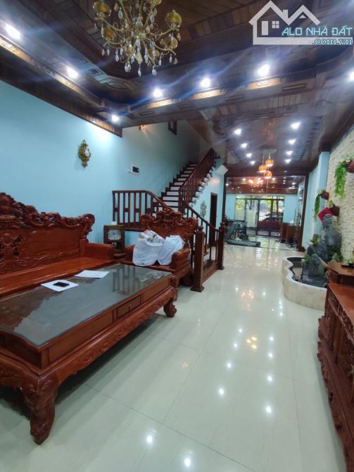 Bán nhà liền kề nguyễn VĂN LỘC vew hồ 2 mặt tiền kinh doanh dt 80 5 tầng - 3