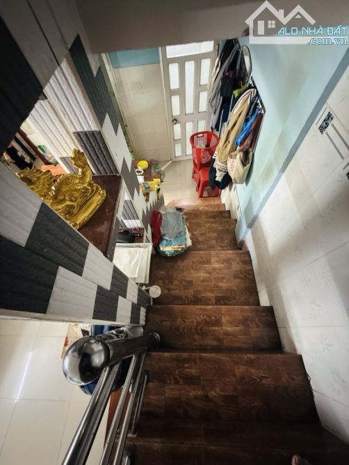 bán nhà 2 tầng phường Tân Thuận Đông; DTSD 72m2; không quy hoạch; không ngập nước; SHR - 3