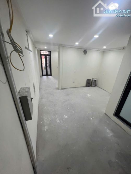 Cho thuê nhà mới xây 5 tầng, có thang máy Tôn Đức Thắng, Phường Văn Chương, Đống Đa 20tr - 3