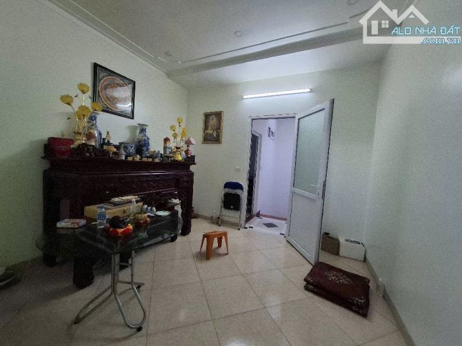 NHÀ ĐẸP DÂN XÂY HOÀNG HOA THÁM - 10M RA Ô TÔ - GẦN BÁCH THẢO - 4