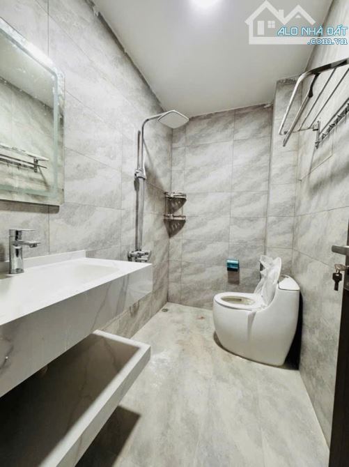 SIÊU PHẨM CẦU GIẤY - PHÂN LÔ Ô TÔ QUA NHÀ - VỪA Ở VỪA RA TIỀN - 4