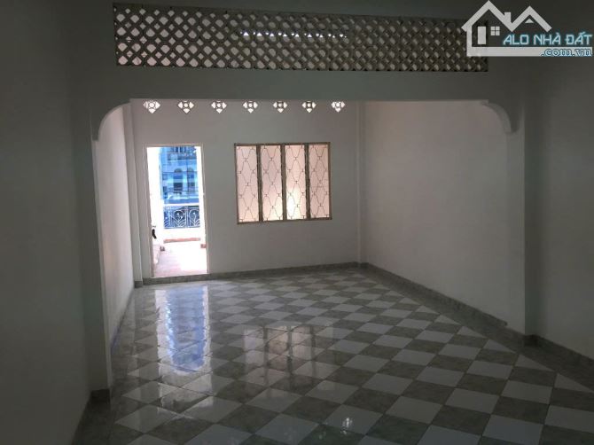 Cần cho thuê nhà mặt tiền Quận 1 dt(4 x 20) giá 70tr/tháng - 4