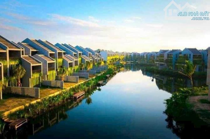 Bán gấp Shophouse tại khu Casamia Hội An 2 mặt tiền, đường 38m, xây 3,5 tầng - 4