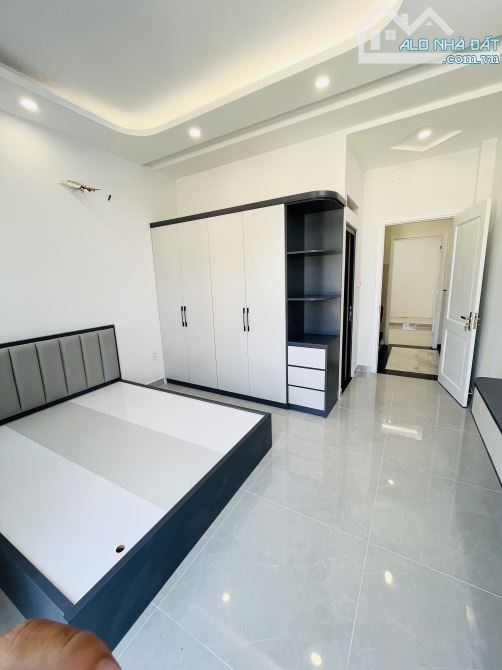BÁN NHÀ 5 TẦNG, ĐƯỜNG 8M, GẦN HƯƠNG LỘ 2, 4X14M, XÂY MƠI 100%, FULL NỘI THẤT. - 4