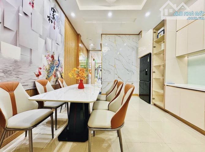 CHÚ NGỌC BÁN NHÀ CHO THUÊ 24TRIỆU VÕ VĂN TẦN, PHƯỜNG 5, QUẬN 3. GIÁ 5TỶ330/72M2(4x18M) - 4