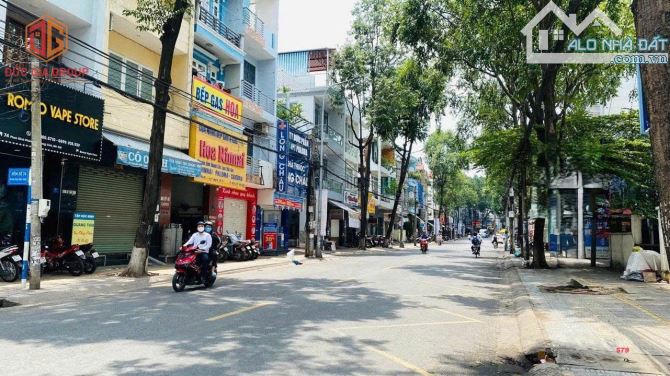HOT! Nhà lầu MT Phan Đình Phùng, DT lớn, gần chợ Biên Hoà, chỉ 11,5 tỷ - 4