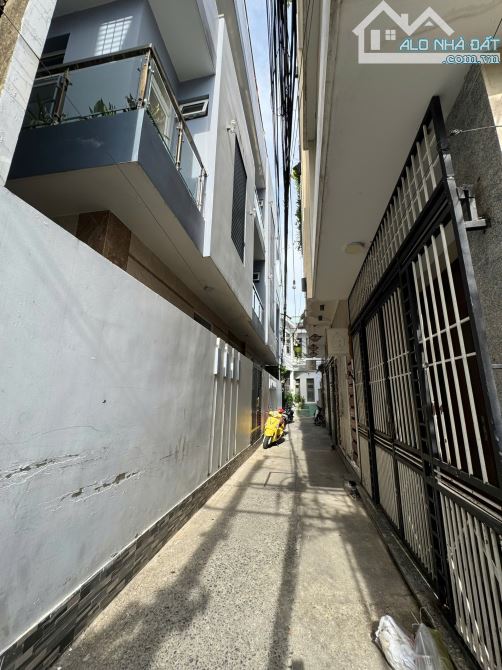 Bán nhà 4 tấng kiệt Nguyễn Du có dòng tiền 18tr/tháng. gần Tòa nhà Trái BẮP - 4