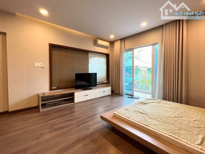 Hot! Bán nhà đẹp Hoàng Hoa Thám (7x20m) 4 tầng ở ngay - chỉ 22.8 tỷ - sát nhà ga T3 - 4