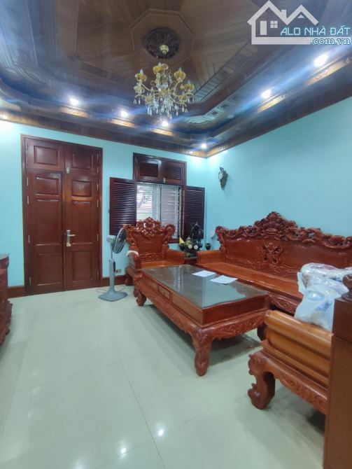 Bán nhà liền kề nguyễn VĂN LỘC vew hồ 2 mặt tiền kinh doanh dt 80 5 tầng - 4