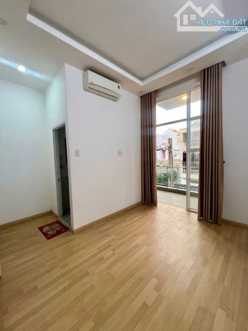 BÁN NHÀ QUẬN 9,SIÊU PHẨM 4TẦNG DT55M,NGAY LÃ XUÂN OAI,XE HƠI NGỦ TRONG NHÀ,CHỈ NHỈNH 6TỶ - 4