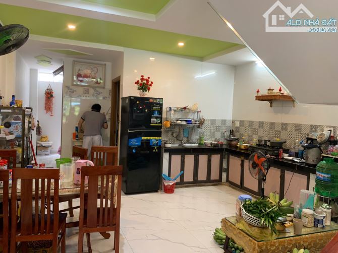 Bán nhà 2 tầng kiên cố đẹp đường 7m5 Trà Khê 7 sát bên CĐ du lịch và khu FPT giá rẻ - 4