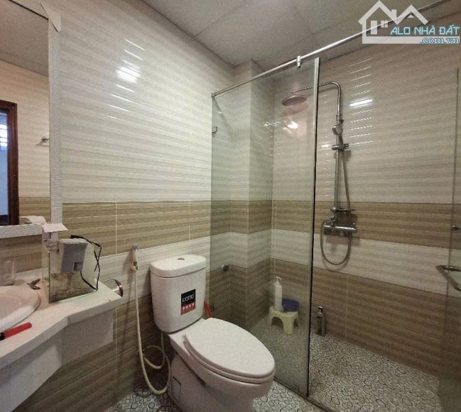 NHÀ ĐẸP DÂN XÂY HOÀNG HOA THÁM - 10M RA Ô TÔ - GẦN BÁCH THẢO - 5