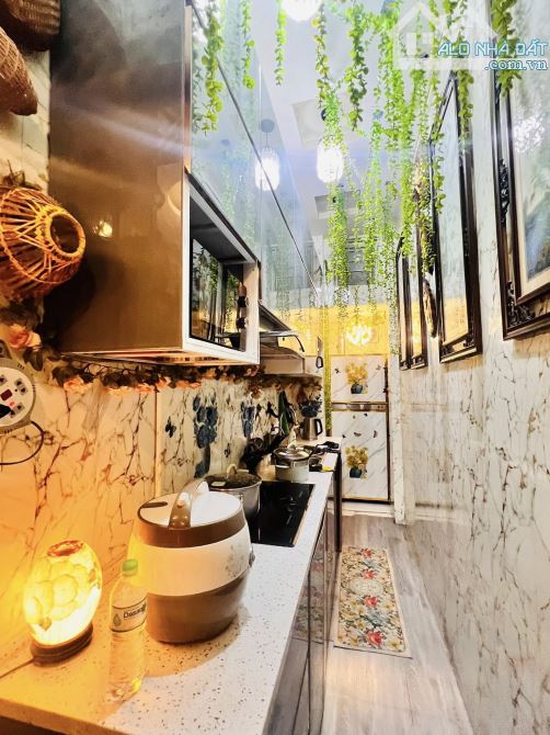 CẦU GIẤY - NHÀ 6 TẦNG, 30/35M2 - NGÕ THÔNG GẦN MẶT PHỐ - SỔ ĐỎ CHÍNH CHỦ - GIÁ 8.3 TỶ - 5