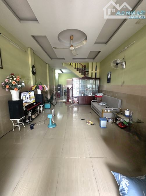 Bán nhà đẹp 3 lầu giá rẻ Q8, diện tích lớn 100m2[4m × 25m] xe hơi vào nhà, SHR hiện hữu - 5