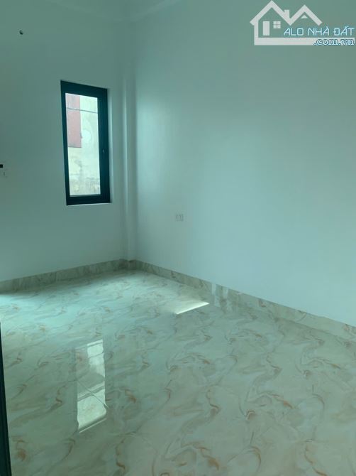 Hiếm nhà đẹp giá rẻ, 51m2, 3 tầng, 4 ngủ 3vs, đường ô tô chạy đỗ cửa chỉ 2,xx tỷ. - 5