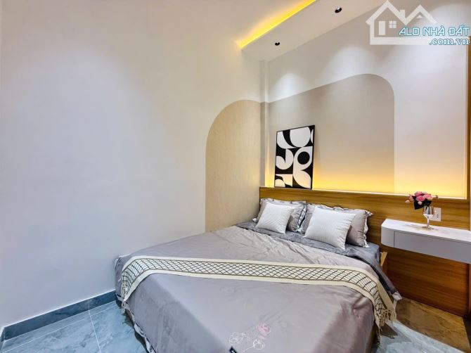 Bán nhà mới 3 phòng ngủ ( có ngủ trệt ), 1 sẹc Phạm Văn Chiêu, hẻm 3m, 5 tỷ nhỉnh - 5