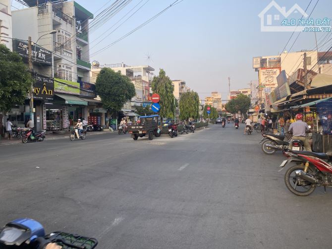 Bán nhà mặt tiền chợ Phước Bình đường Đại Lộ 2 rộng 25 mét Quận 9 cũ (88m2) 20 tỷ - 5