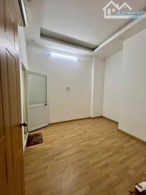 BÁN NHÀ QUẬN 9,SIÊU PHẨM 4TẦNG DT55M,NGAY LÃ XUÂN OAI,XE HƠI NGỦ TRONG NHÀ,CHỈ NHỈNH 6TỶ - 5