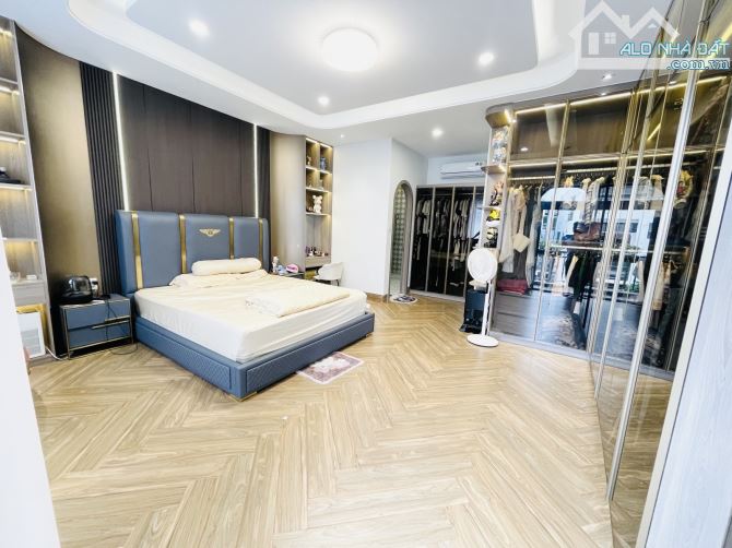 🏠 BÁN NHÀ MẶT TIỀN KHÁNH HỘI – QUẬN 4 💎 VỊ TRÍ KINH DOANH ĐỈNH –Giá chỉ hơn 15 tỏi - 5