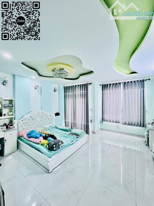 Nhà khu Tên Lửa - Aeon Mall - 100m² (5m x 20m) - 4 tầng - 5PN rộng - 5