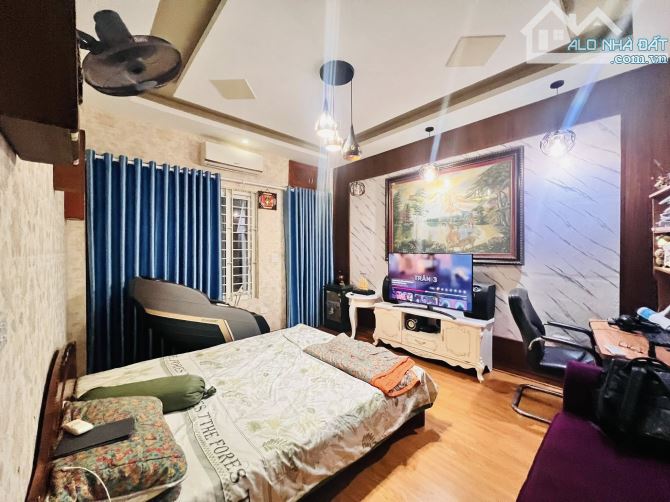 CẦU GIẤY - NHÀ 6 TẦNG, 30/35M2 - NGÕ THÔNG GẦN MẶT PHỐ - SỔ ĐỎ CHÍNH CHỦ - GIÁ 8.3 TỶ - 6
