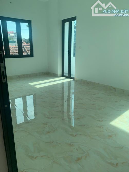 Hiếm nhà đẹp giá rẻ, 51m2, 3 tầng, 4 ngủ 3vs, đường ô tô chạy đỗ cửa chỉ 2,xx tỷ. - 6