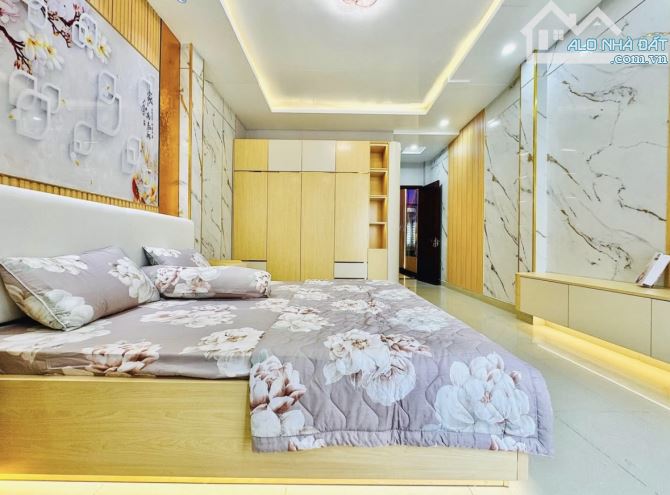 CHÚ NGỌC BÁN NHÀ CHO THUÊ 24TRIỆU VÕ VĂN TẦN, PHƯỜNG 5, QUẬN 3. GIÁ 5TỶ330/72M2(4x18M) - 6