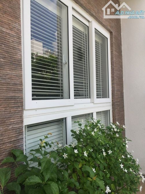 Hot! Bán nhà đẹp Hoàng Hoa Thám (7x20m) 4 tầng ở ngay - chỉ 22.8 tỷ - sát nhà ga T3 - 6