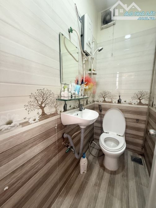 LIÊN TỈNH 5 QUẬN 8 - HẺM XE TẢI ĐỖ CỔNG - GẦN MẶT TIỀN - 4 TẦNG 3PN CÓ SÂN THƯỢNG - 6