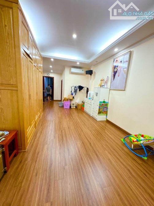 Ngõ Thông Phong , diện tích 93m,  6tầng, MT 3.6m ,27tỷ Đống Đa - 6