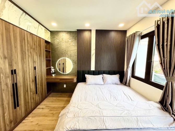 Bán nhà 4 tầng, Huỳnh Tấn Phát, Quận 7. DTSD 165m2, full nội thất, HXH thông. Chỉ 7 tỷ xíu - 7