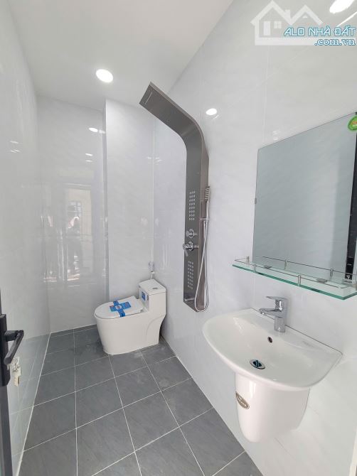 nhà 1 trệt 1 lầu 61,2m2 3ty5 TL góc 2MT cách đường Hoàng Minh Chánh 100m p.Hóa An - 7