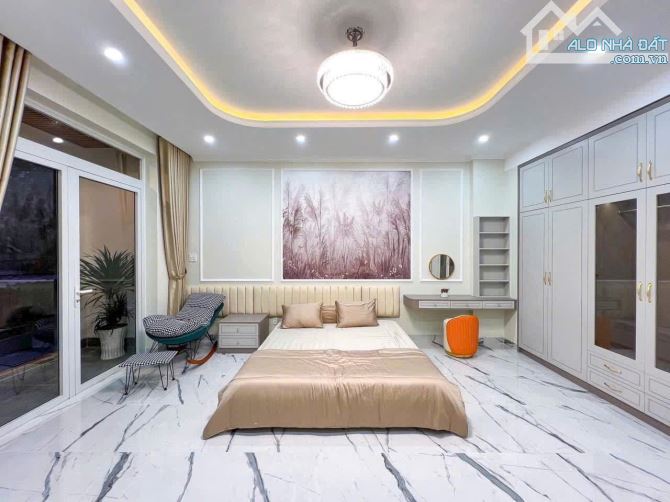 GIÁ FULL 2,55 TỈ CẦN BÁN GẤP NHÀ 3 TẦNG 150m2 ĐƯỜNG 7m, 4PN 4 TOILET,SỔ HỒNG RIÊNG TDM - 8