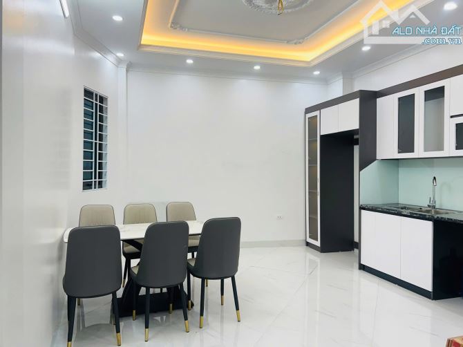 NHỈNH 14TỶ - NHÀ PHÂN LÔ CỰC ĐẸP Ở CỔ NHUẾ, 55m 6T, MT 4m, NGÕ RỘNG KINH DOANH OTO VÀO NHÀ - 8