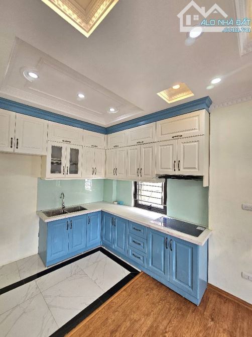 12 tỷ / 6 tầng / sài Đồng/ Ô tô Chánh/ 40/50 M2 - 8