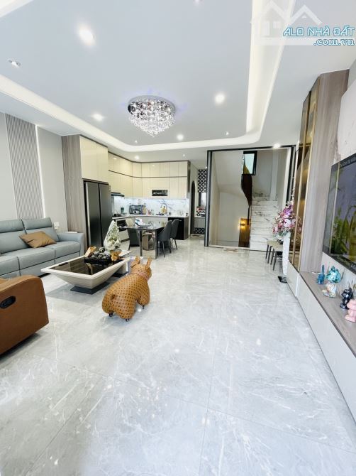 🏠 BÁN NHÀ MẶT TIỀN KHÁNH HỘI – QUẬN 4 💎 VỊ TRÍ KINH DOANH ĐỈNH –Giá chỉ hơn 15 tỏi - 8