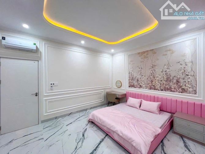 GIÁ FULL 2,55 TỈ CẦN BÁN GẤP NHÀ 3 TẦNG 150m2 ĐƯỜNG 7m, 4PN 4 TOILET,SỔ HỒNG RIÊNG TDM - 9