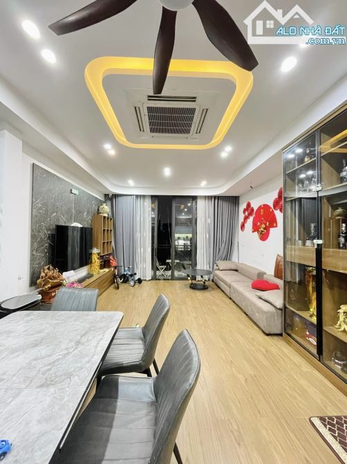 BÁN NHÀ HỒ TÙNG MẬU, 7 TẦNG THANG MÁY, GARA, Ở & CHO THUÊ 30 Tr, 90m MT 4.5m 22 Tỷ - 9