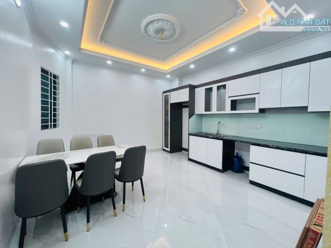 NHỈNH 14TỶ - NHÀ PHÂN LÔ CỰC ĐẸP Ở CỔ NHUẾ, 55m 6T, MT 4m, NGÕ RỘNG KINH DOANH OTO VÀO NHÀ - 9