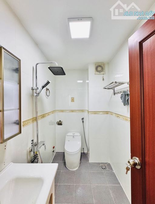 CHÚ NGỌC BÁN NHÀ CHO THUÊ 24TRIỆU VÕ VĂN TẦN, PHƯỜNG 5, QUẬN 3. GIÁ 5TỶ330/72M2(4x18M) - 9