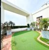 Bán căn Penhouse 342m2 - 5ngu Full nội thất, view hồ tây, nhận nhà ở luôn, sổ đỏ sẵn dịch