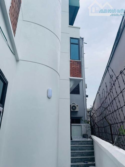 Bán nhà phân lô Ngọc Thụy Long Biên 65m MT 4.6m nhỉnh 10 tỷ mặt đường ô tô tránh