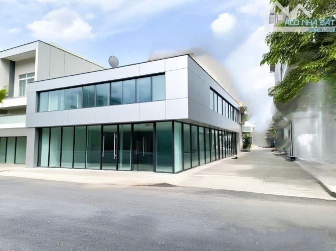 GÓC PHỐ! Nhà Mặt Tiền 2 Tầng - Căn Góc 2 Mặt - 11,5m x 16m - 9 Tỷ