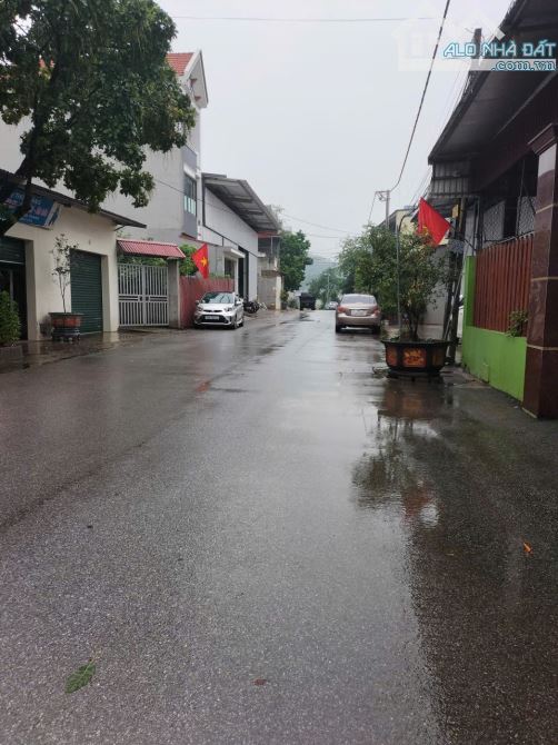 BÁN LÔ TRỤC CHÍNH VÂN TRẠI. VÂN DƯƠNG, BN / 70M2 MT 4,5M / GIÁ HƠN 3 TỶ