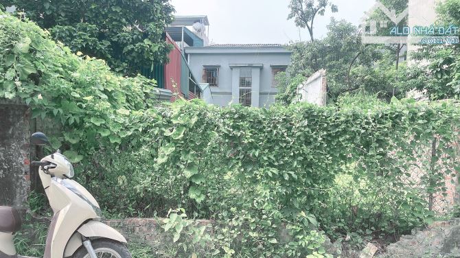 Thôn Vệ-Phúc Thịnh-Hà Nội 106m /7 tỷ 850 triệu ngõ thông ô tô tải vào đất