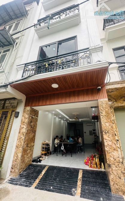 BÁN NHÀ KHU PHÂN LÔ CÁN BỘ TẠI  ĐƯỜNG HỒ TÙNG MẬU - Ô TÔ VÀO NHÀ - NỘI THẤT ĐẸP