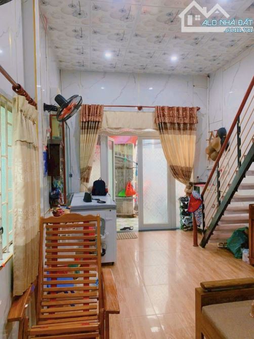 BÁN NHÀ KIỆT HÀN MẶC TỬ-   HẢI CHÂU- 2 TẦNG CÓ DÃY PHÒNG CHO THUÊ- NGANG LÊN ĐẾN 8M,GÓA 3