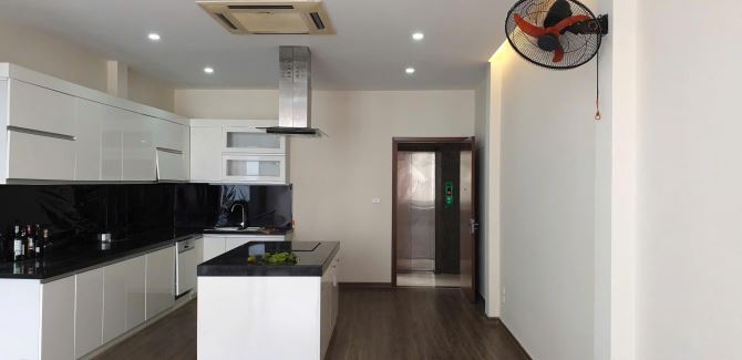 Nhà đẹp 6 tầng, thang máy 81m, ở sướng, Kinh doanh đỉnh cao, Nguyễn Hoàng