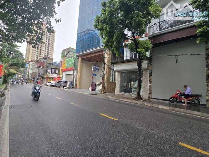 BÁN NHÀ MẶT PHỐ TRỊNH ĐÌNH CỬU . VỊ TRÍ QUÁ ĐẸP. DT 50 M , NHÀ 7 TẦNG . MT 4.1 M . ĐẦU TƯ